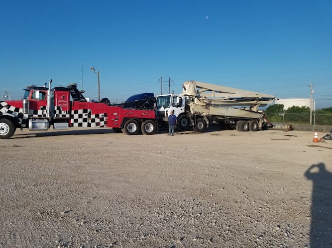 Mike Bounds Towing & Recovery tow truck