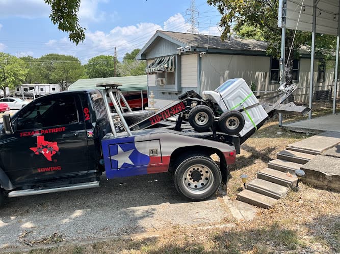 Texas Patriot Towing tow truck