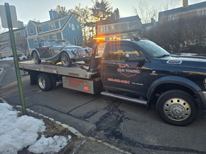 O&M Towing LLC tow truck