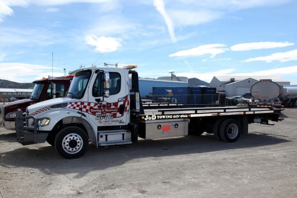 J&D Truck Repair & Towing tow truck
