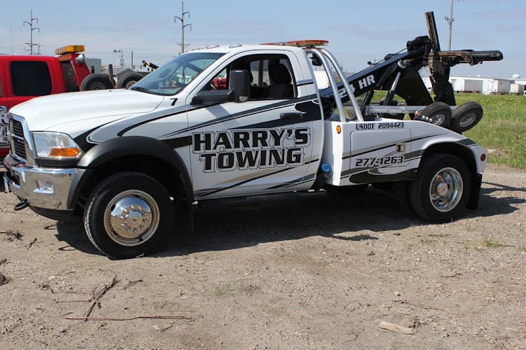Harry's Towing tow truck