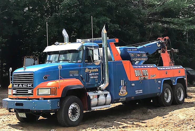 Bob Bryant's Wrecker Service LLC tow truck