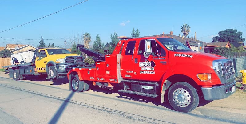 Metro Towing tow truck