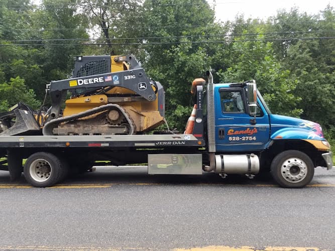 Sandy’s Towing and Tires - Auto Repair tow truck