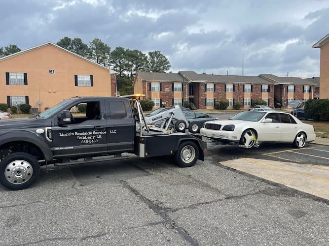 Lincoln Roadside Services tow truck