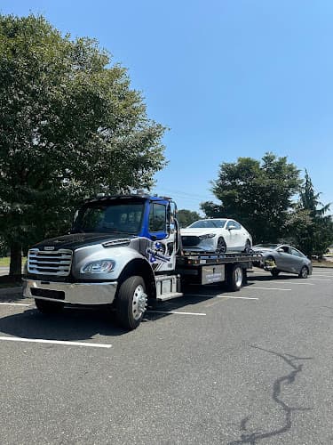 CMT Towing and Repair tow truck