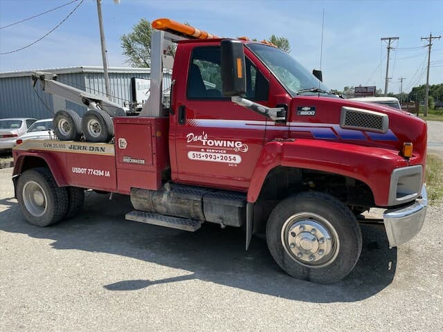 Dan's Towing & Service LLC tow truck
