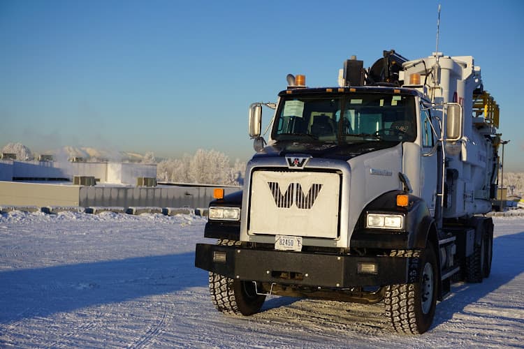 TrailerCraft tow truck