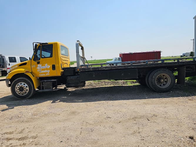 Shad's Towing tow truck
