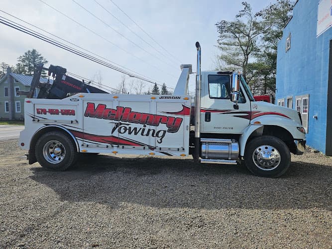 McHenry Towing LLC tow truck