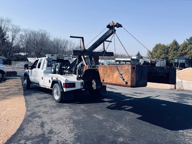 D & D Towing and Repair LLC tow truck