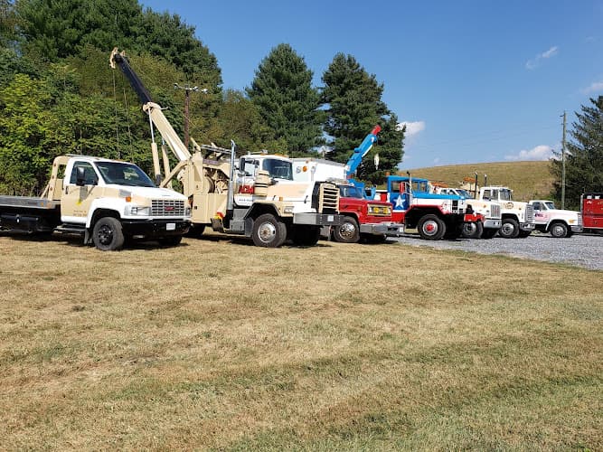 Acme Towing Service tow truck