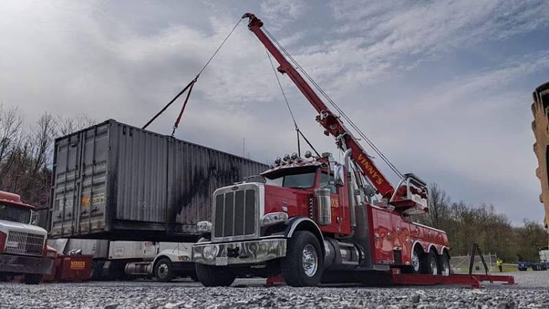 Vinny's Truck Repair & Towing tow truck