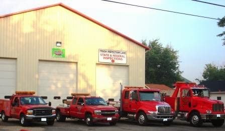 Hodge's Towing & Repair Service tow truck