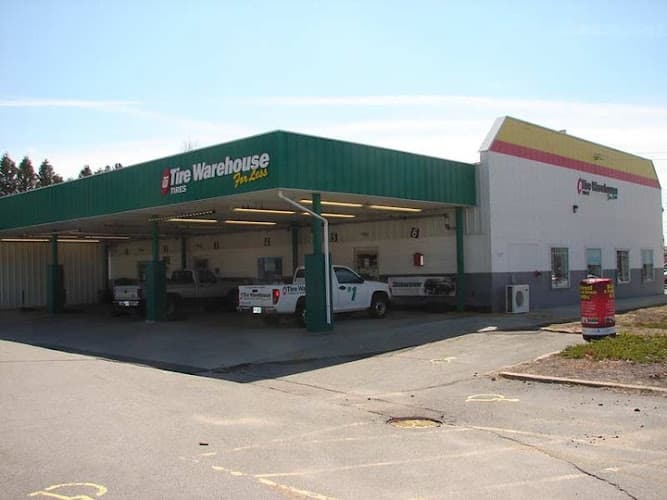 Tire Warehouse tow truck