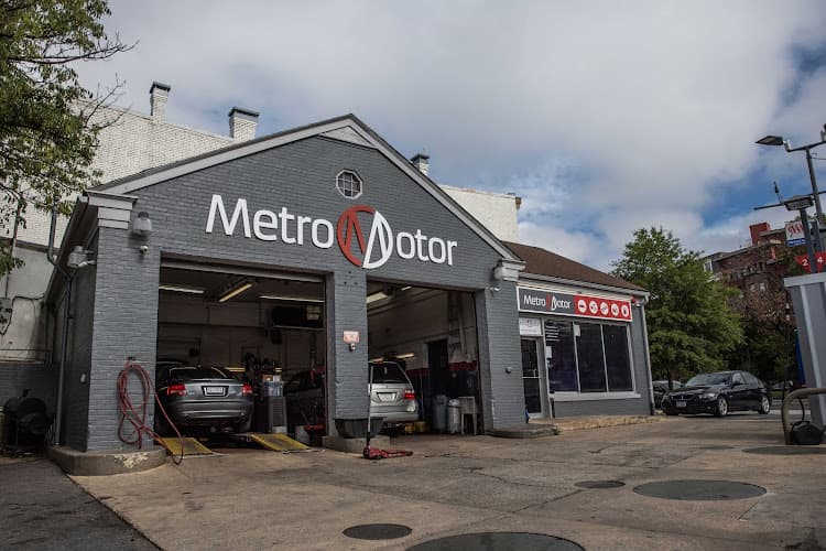 Metro Motor tow truck