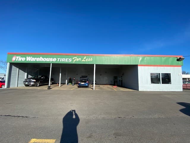 Tire Warehouse tow truck