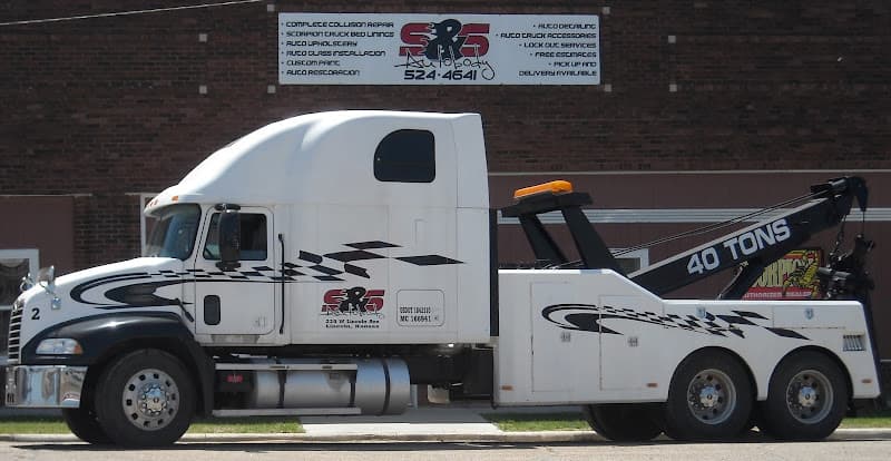 S & S Auto Body tow truck