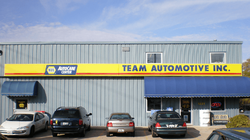 Team Automotive & Tire tow truck