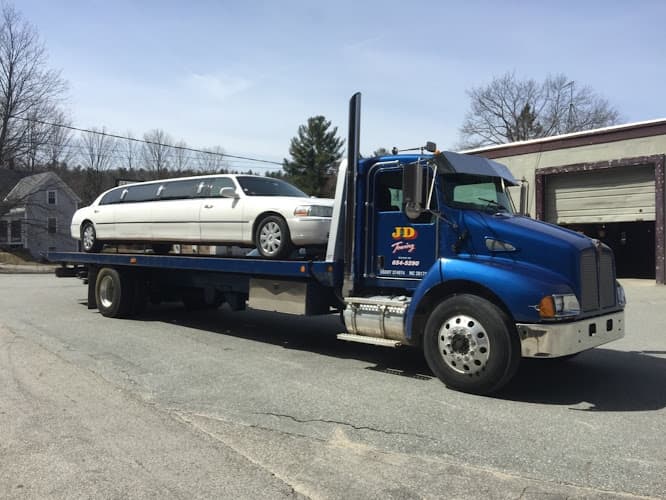 J&D Auto & Truck Repair tow truck