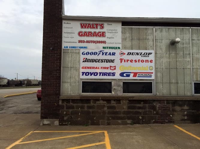Walt's Garage tow truck