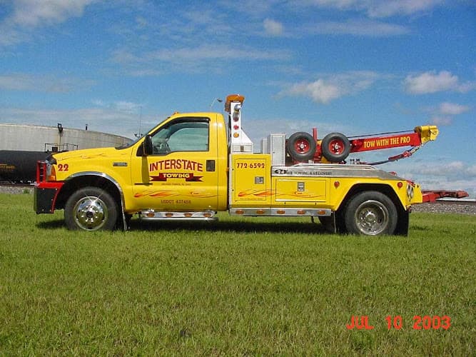 Interstate Towing & Recovery tow truck