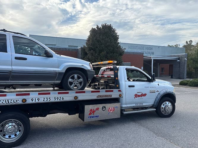 Omar’s towing service tow truck