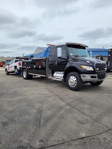 HDM Towing & Truck Center tow truck