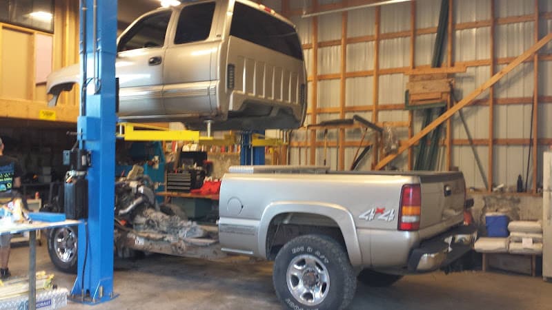 Die Hard Diesel and Auto tow truck