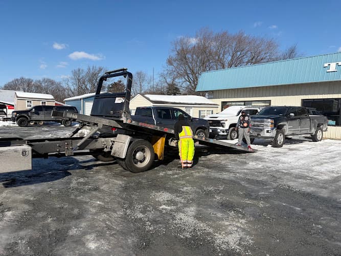 RA & P Towing LLC tow truck