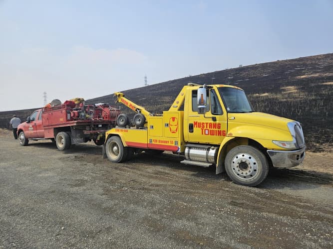 Mustang Towing LLC tow truck