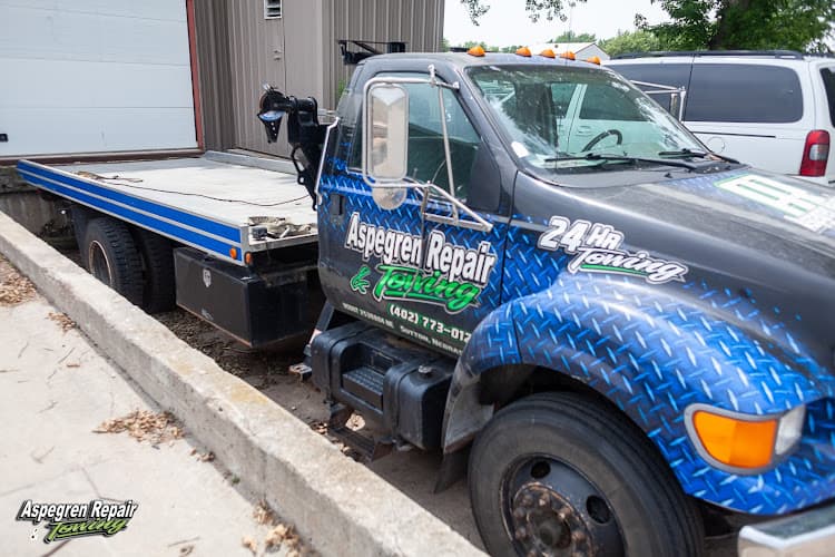 Aspegren Repair tow truck