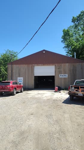 Ring Gear Axle Shop & Auto Repair tow truck