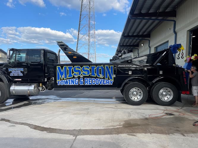 Mission Towing And Recovery tow truck