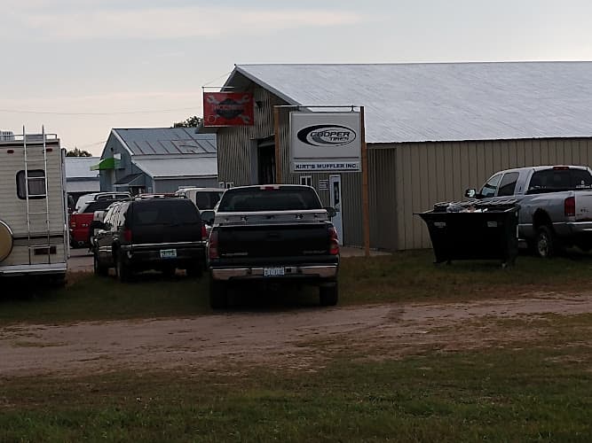 Holmes Auto Repair and Exhausts tow truck