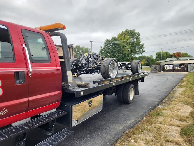 B & B Towing Service LLC tow truck