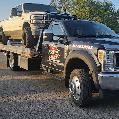 Roy's Towing tow truck