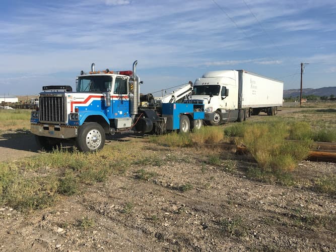 JR's Towing & Repair tow truck