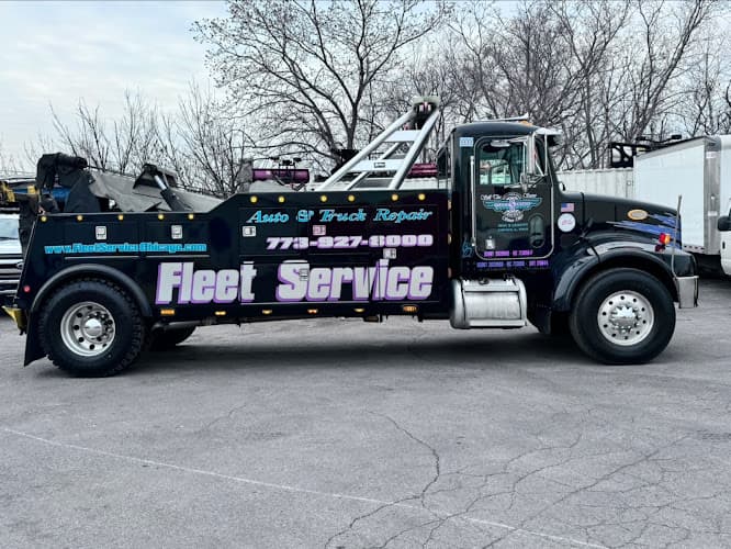 Fleet Service Chicago and Diesel Truck Repair tow truck