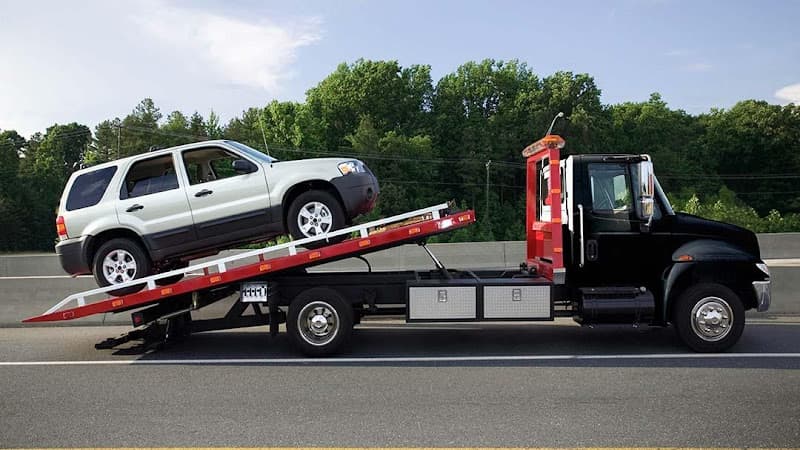 Eric's Towing & Repair tow truck