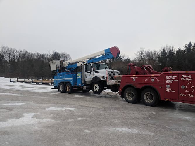 Quinn's Towing tow truck