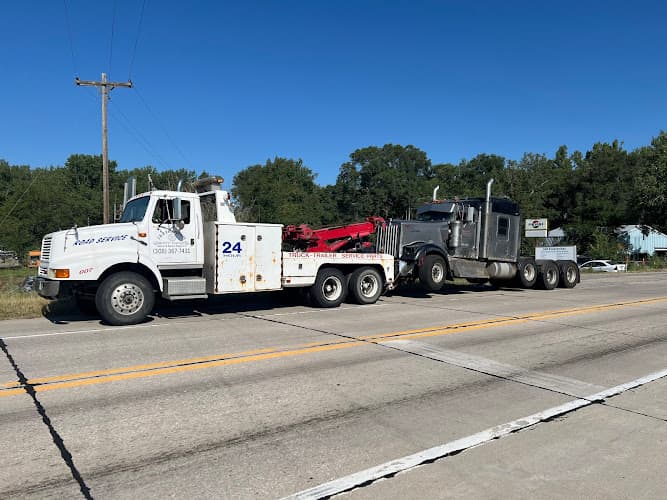 J&B Enterprises Towing & Repairs tow truck