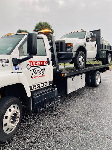 Tucker’s Towing tow truck