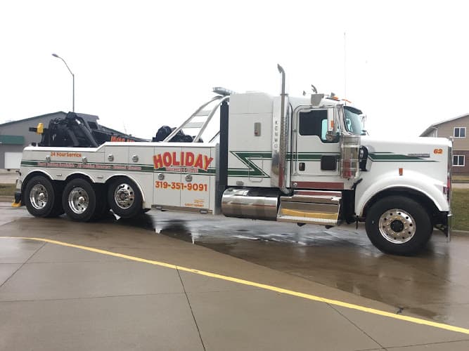 Holiday Wrecker & Crane tow truck