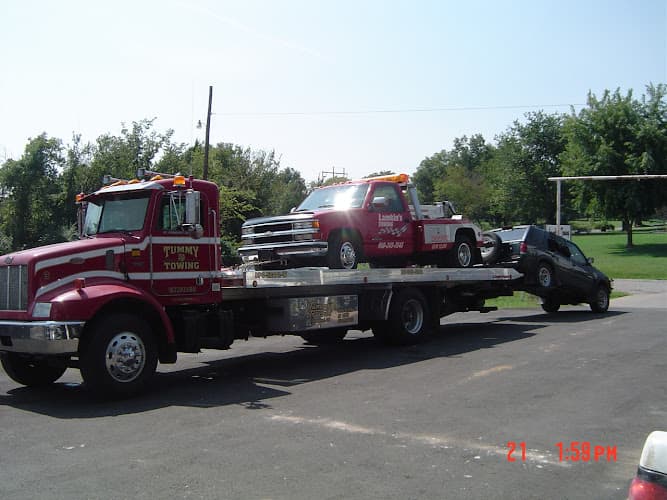 Tummy Towing tow truck