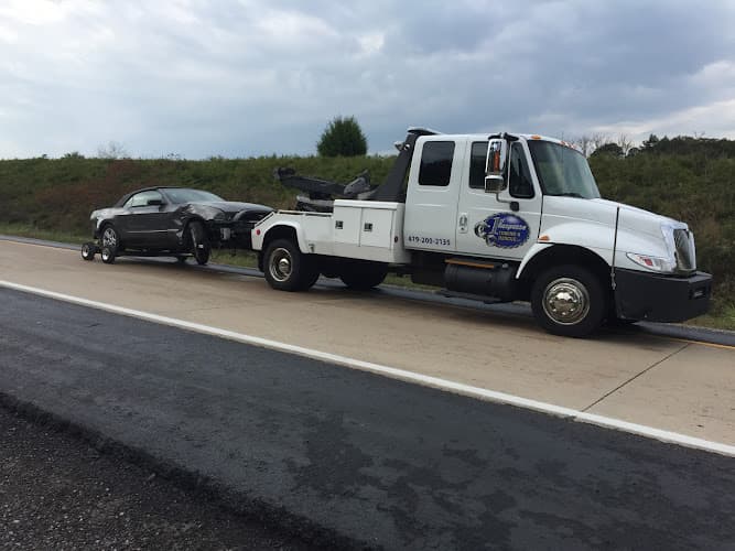 1st Response Towing & Rescue, LLC tow truck