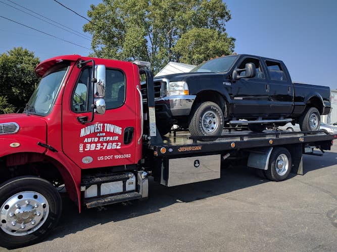 Midwest Towing & Auto Repair tow truck