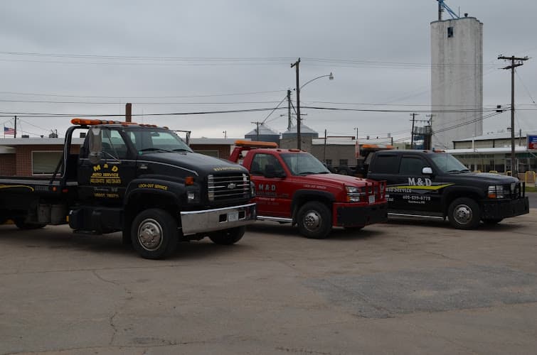 M & D Auto Service tow truck