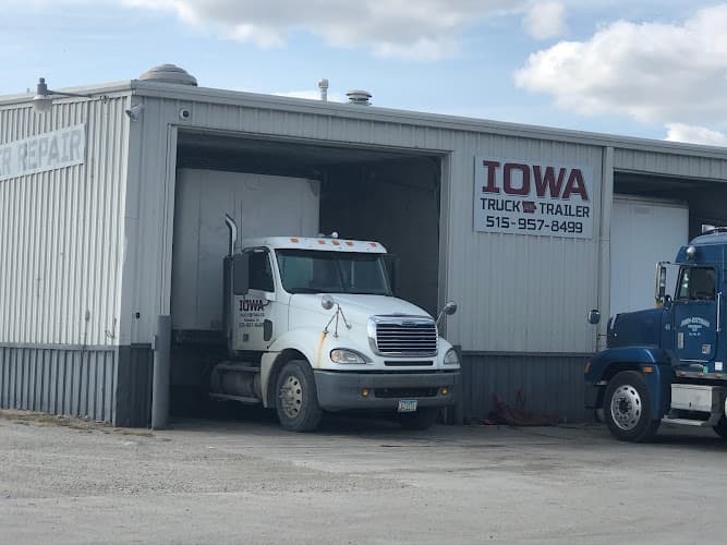 Iowa Truck and Trailer tow truck