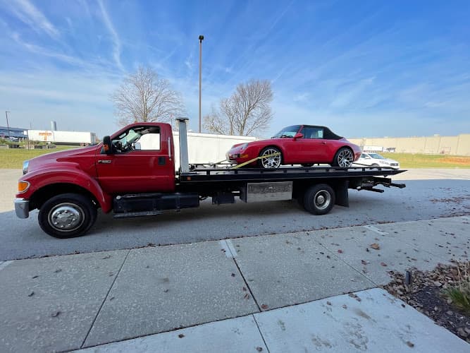 Leo's Towing & Recovery tow truck